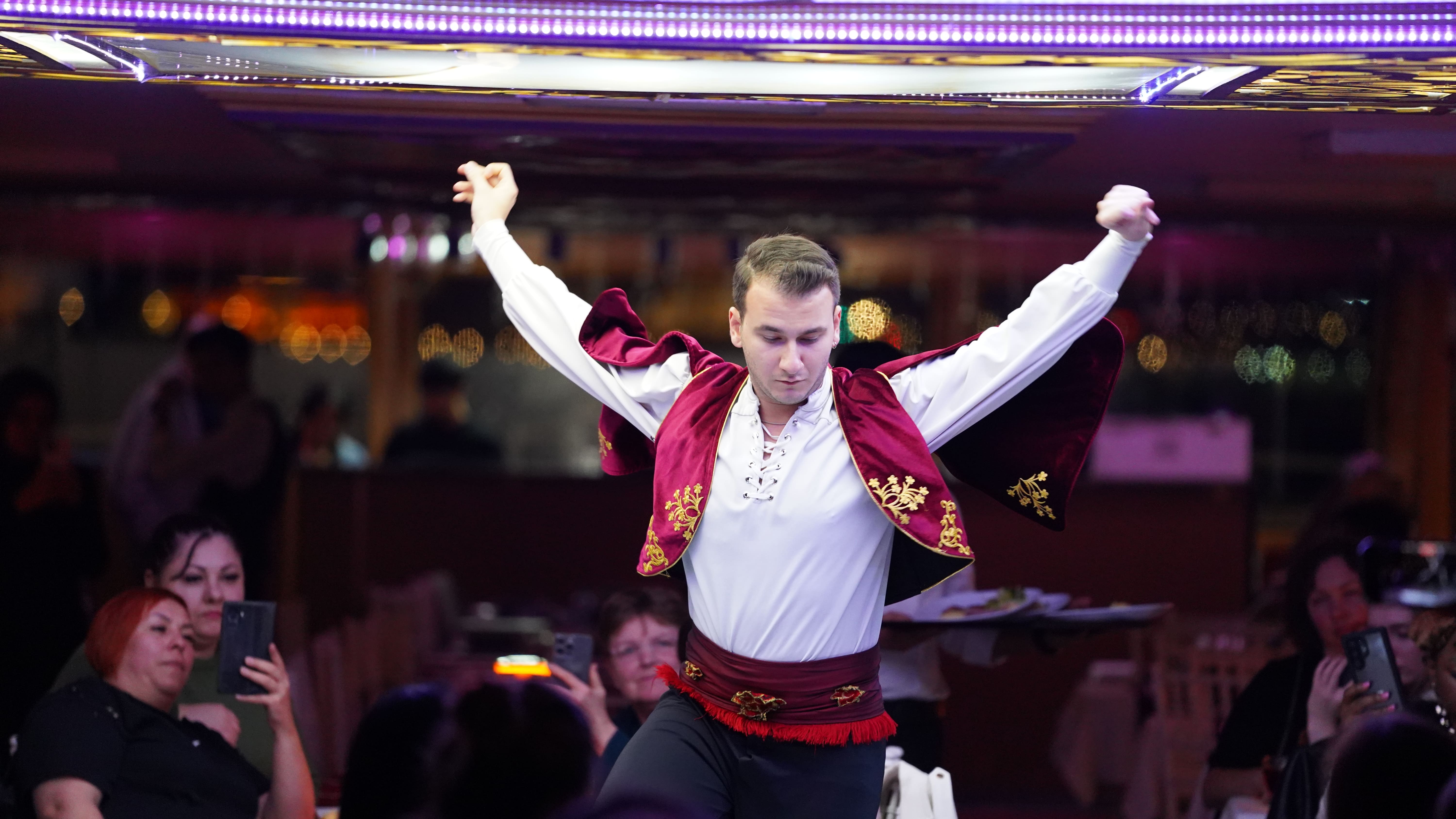 With Alcohol & With Hotel Transfer (Private Standard Table) YS