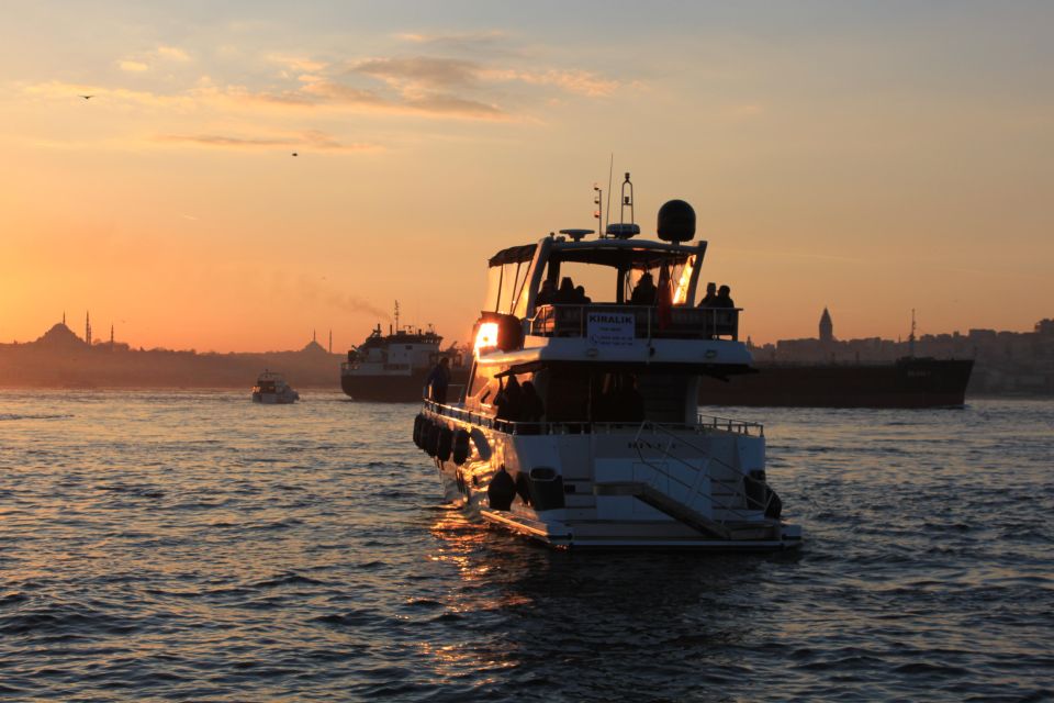 BEST Sunset Sail- Luxury Yacht Cruise - With Hotel Transfer & PROFESSIONAL GUIDE 