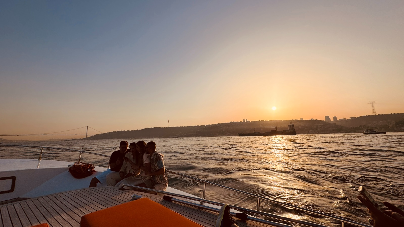 2024 POPULAR SALE-SAILING ALONG THE BOSPHORUS BOAT CRUISE