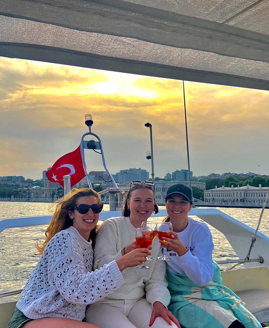 Sunset Sail- Luxury Yacht Cruise Bosphorus - With Hotel Pick-Up & PROFESSIONAL GUIDE 