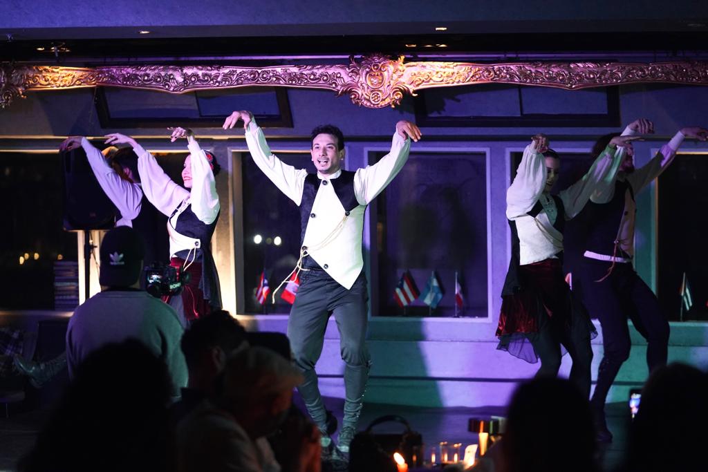 CRAZY SALE - PRIVATE VIP FRONT TABLE (NON ALCOHOL) - Meeting Point